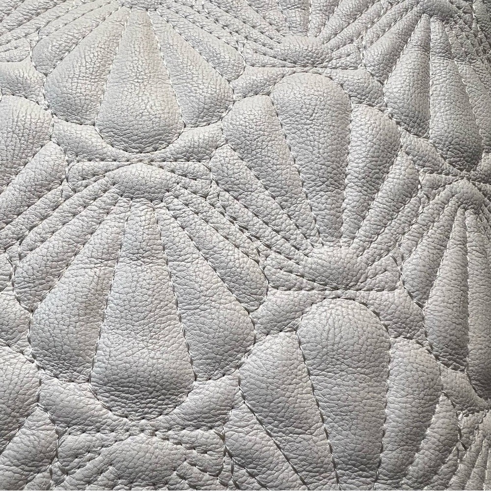 Betsey Johnson Shell Quilted White Tote Bag Charm Coastal Mermaidcore - Picture 10 of 15